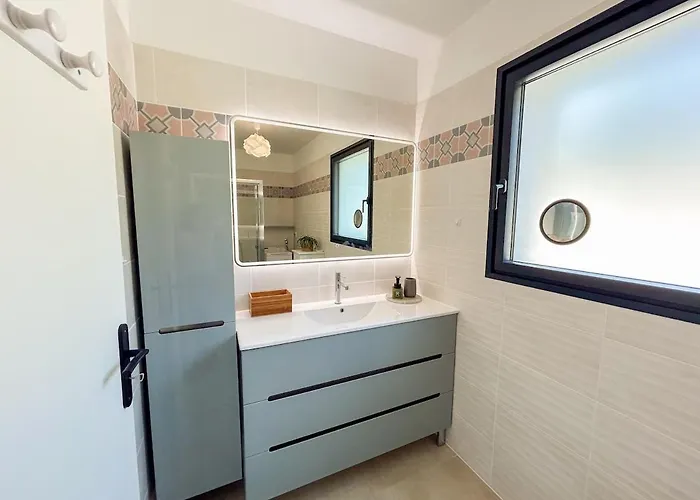 Apartament Joli T2 Avec Terrasse A Bandol
