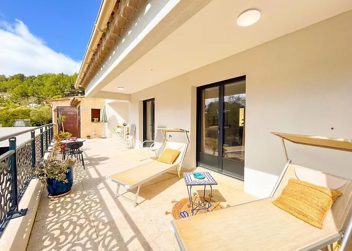 Joli T2 Avec Terrasse A * Bandol