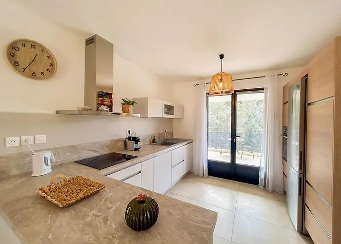 Lägenhet Joli T2 Avec Terrasse A