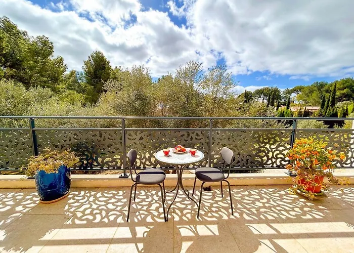 Joli T2 Avec Terrasse A *